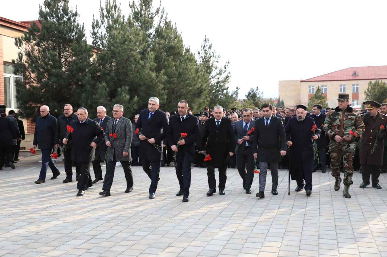 Gəncədə Xocalı soyqırımının ildönümü ilə bağlı tədbir keçirildi - FOTOLAR