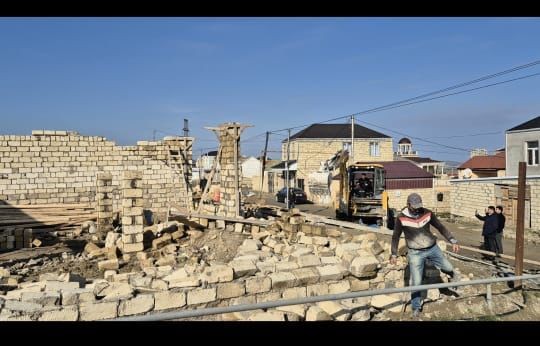 Abşeronda qanunsuz tikinti işlərinin qarşısı alındı - FOTOLAR