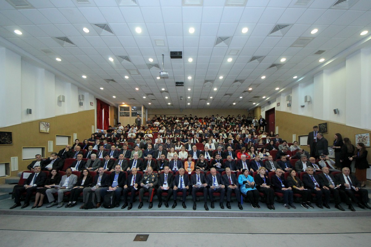 BMU-da beynəlxalq konfrans öz işinə başlayıb - FOTOLAR