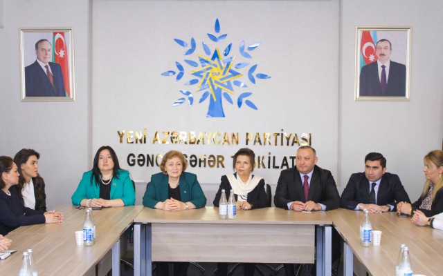 “Qərbi Azərbaycana qayıdış” mövzusunda dəyirmi masa keçirildi - FOTOLAR