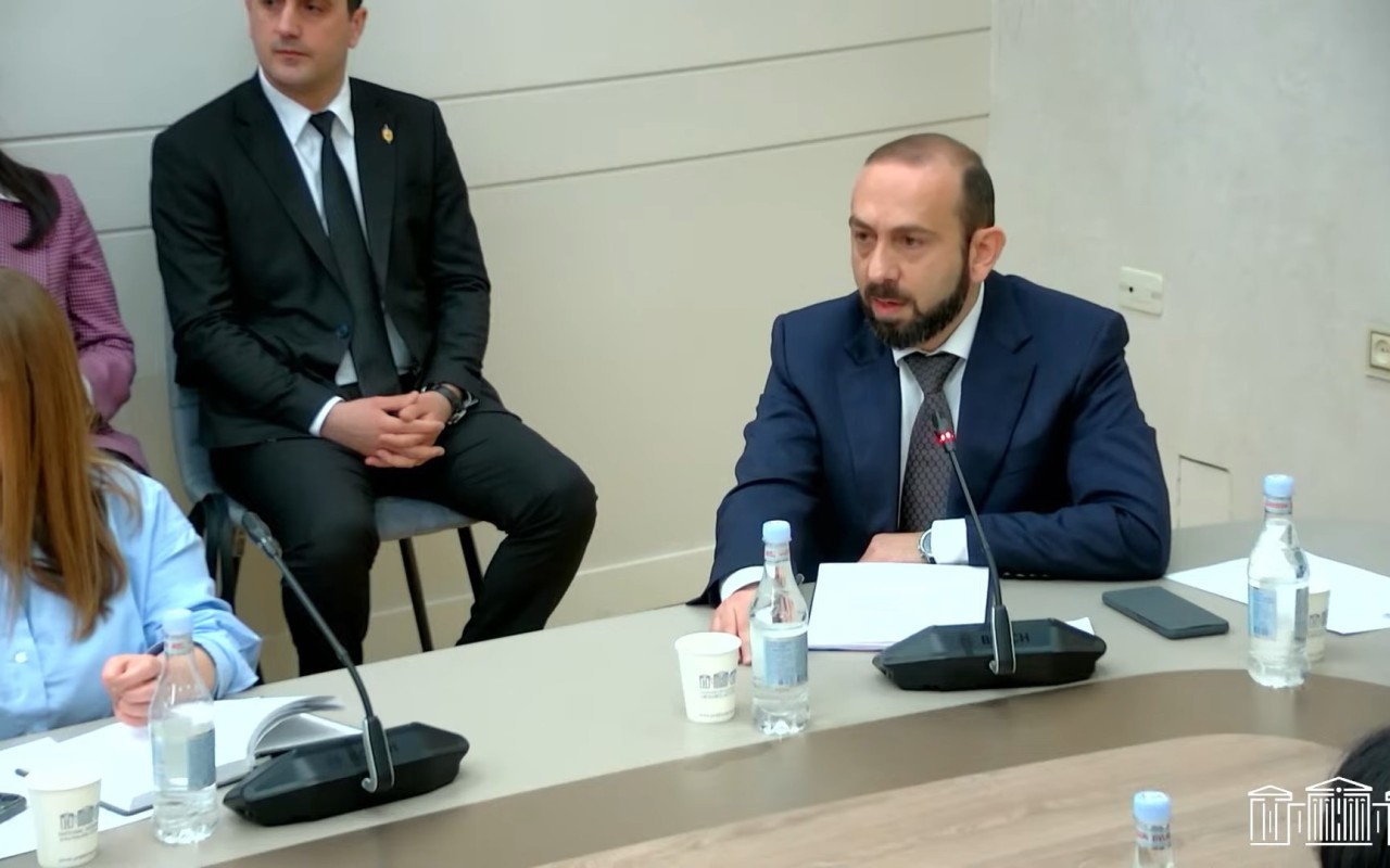 Mirzoyan İrəvanın blokada ilə bağlı təklifindən danışdı