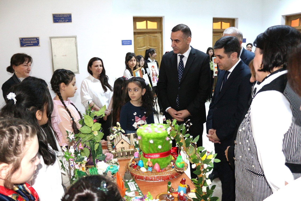 Xətaidə Novruz bayramına həsr olunan rəsm sərgisi keçirildi - FOTOLAR