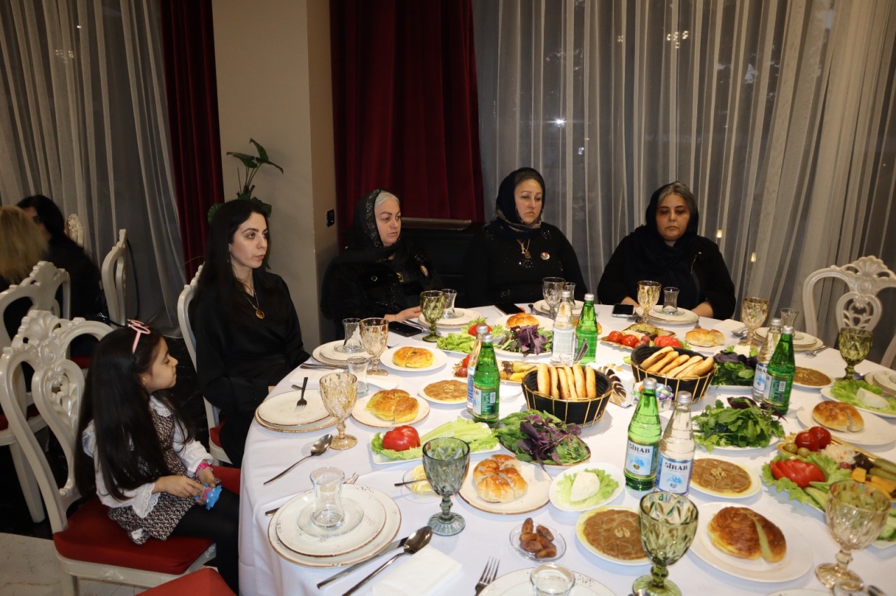 Yasamalda şəhid ailələri və qazilər üçün iftar süfrəsi açılıb - FOTOLAR