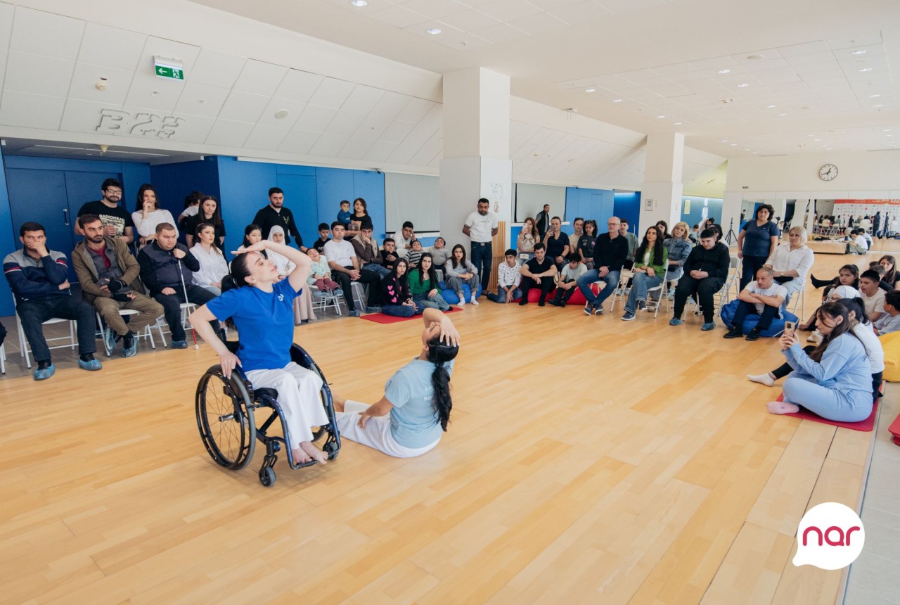 İnklüziv təşəbbüsləri dəstəkləyən “Nar” “DanceAbility” iştirakçıları ilə görüşüb - FOTOLAR