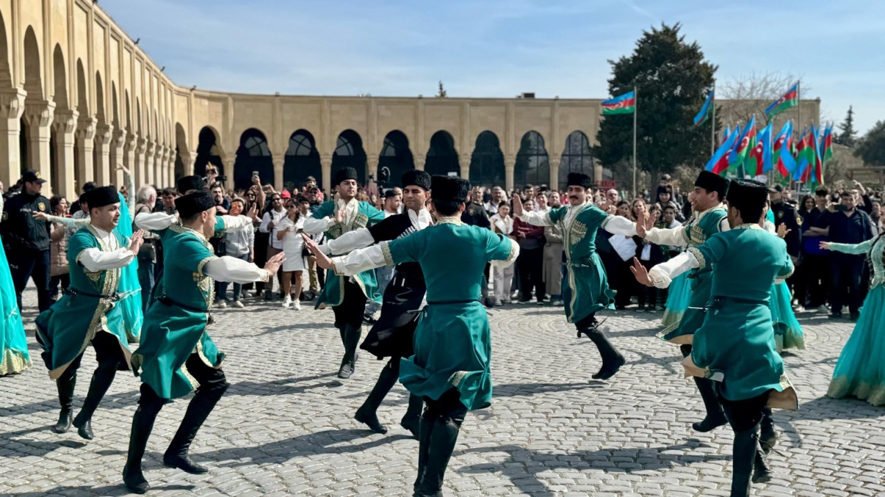 Suraxanıda Novruz bayramı təntənəli qeyd olunub - FOTOLAR