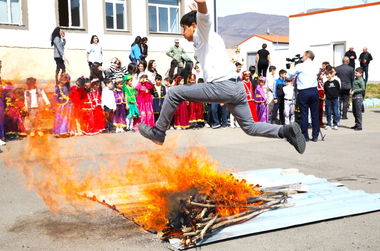 AHİK uşaqlar üçün Novruz şənlikləri təşkil edir - FOTOLAR