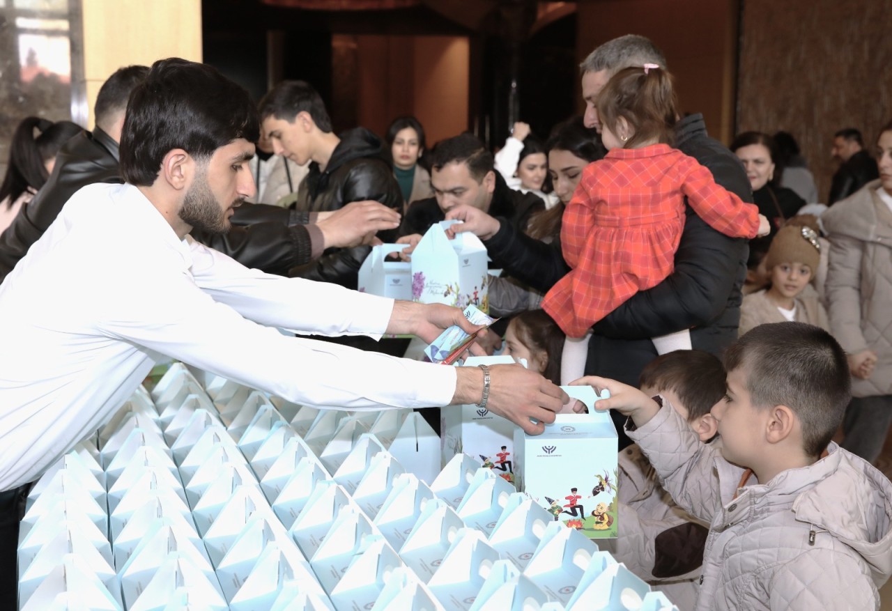 Azərbaycan Həmkarlar İttifaqları Konfederasiyası uşaqlar üçün Novruz şənlikləri keçirir - FOTOLAR