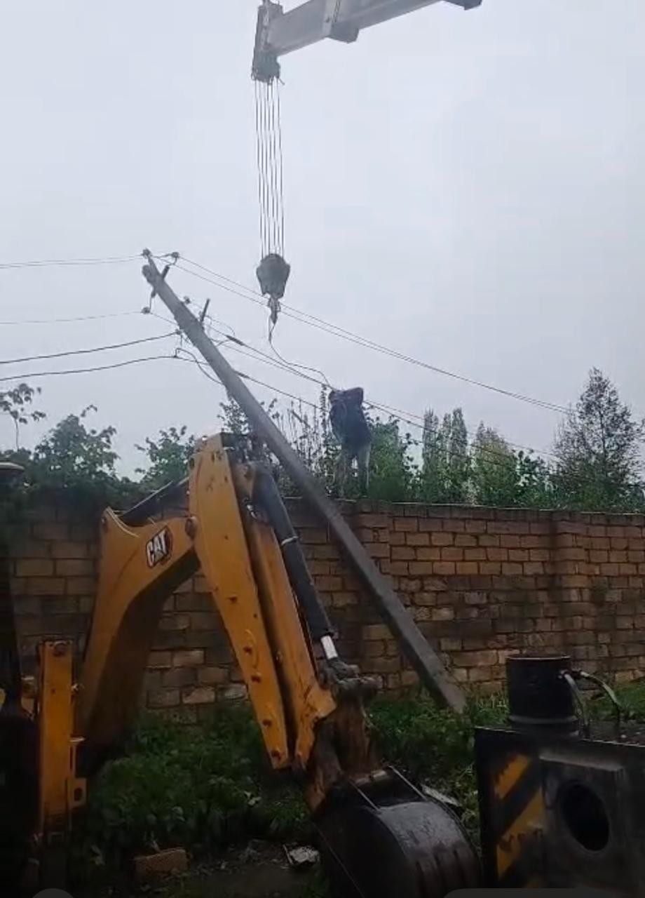 “Azərişıq” yağışın yaratdığı qəzaları aradan qaldırmaq üçün fasiləsiz çalışır - FOTOLAR