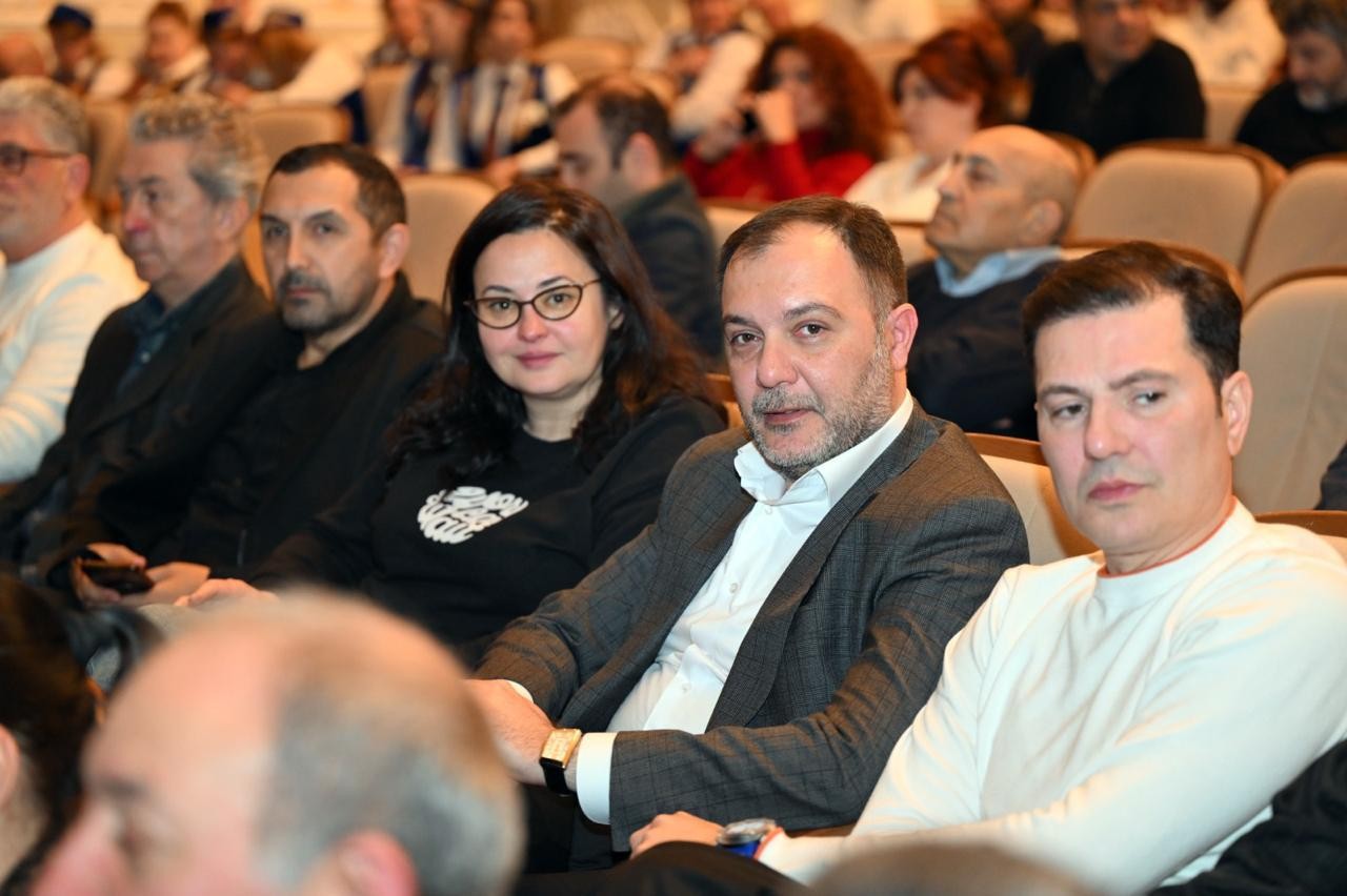 Nazir Akademik Milli Dram Teatrının kollektivi ilə görüşüb - FOTOLAR