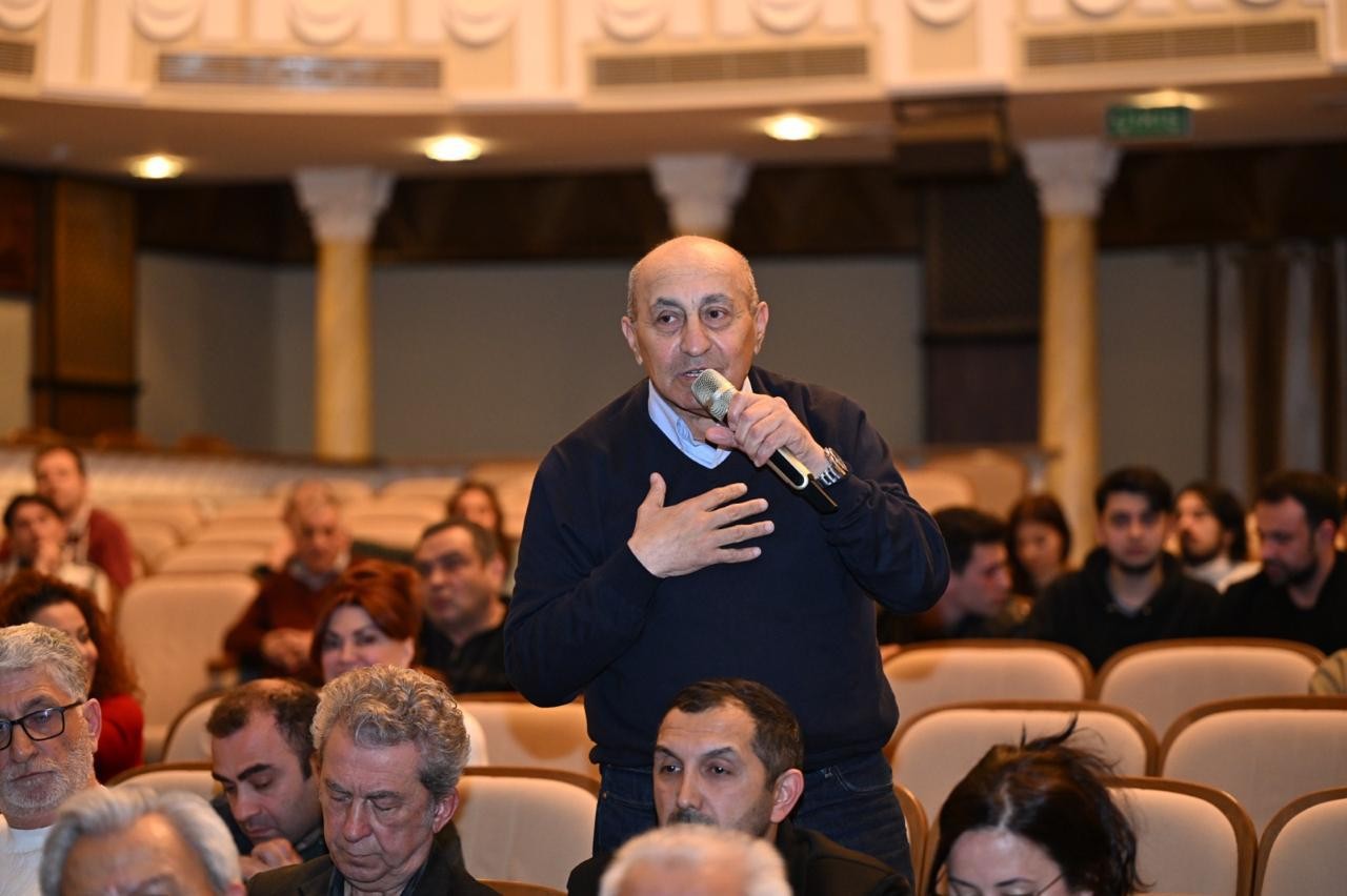 Nazir Akademik Milli Dram Teatrının kollektivi ilə görüşüb - FOTOLAR