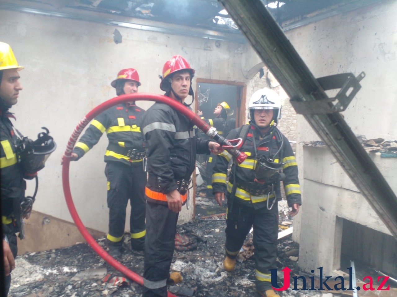 Mingəçevirdə 3 otaqlı ev yandı - FOTO