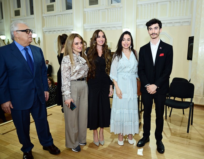 Leyla və Arzu Əliyeva tələbə və gənclərin konsertində iştirak etdilər - FOTOLAR