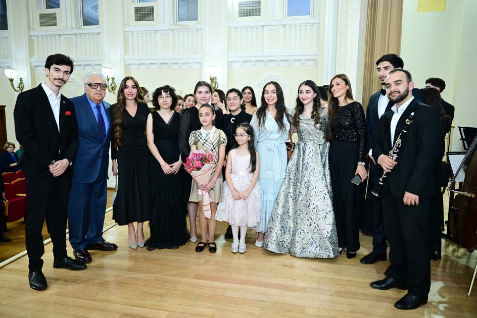 Leyla və Arzu Əliyeva tələbə və gənclərin konsertində iştirak etdilər - FOTOLAR