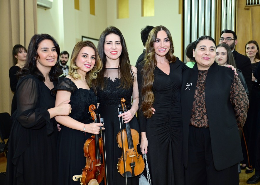 Leyla və Arzu Əliyeva tələbə və gənclərin konsertində iştirak etdilər - FOTOLAR