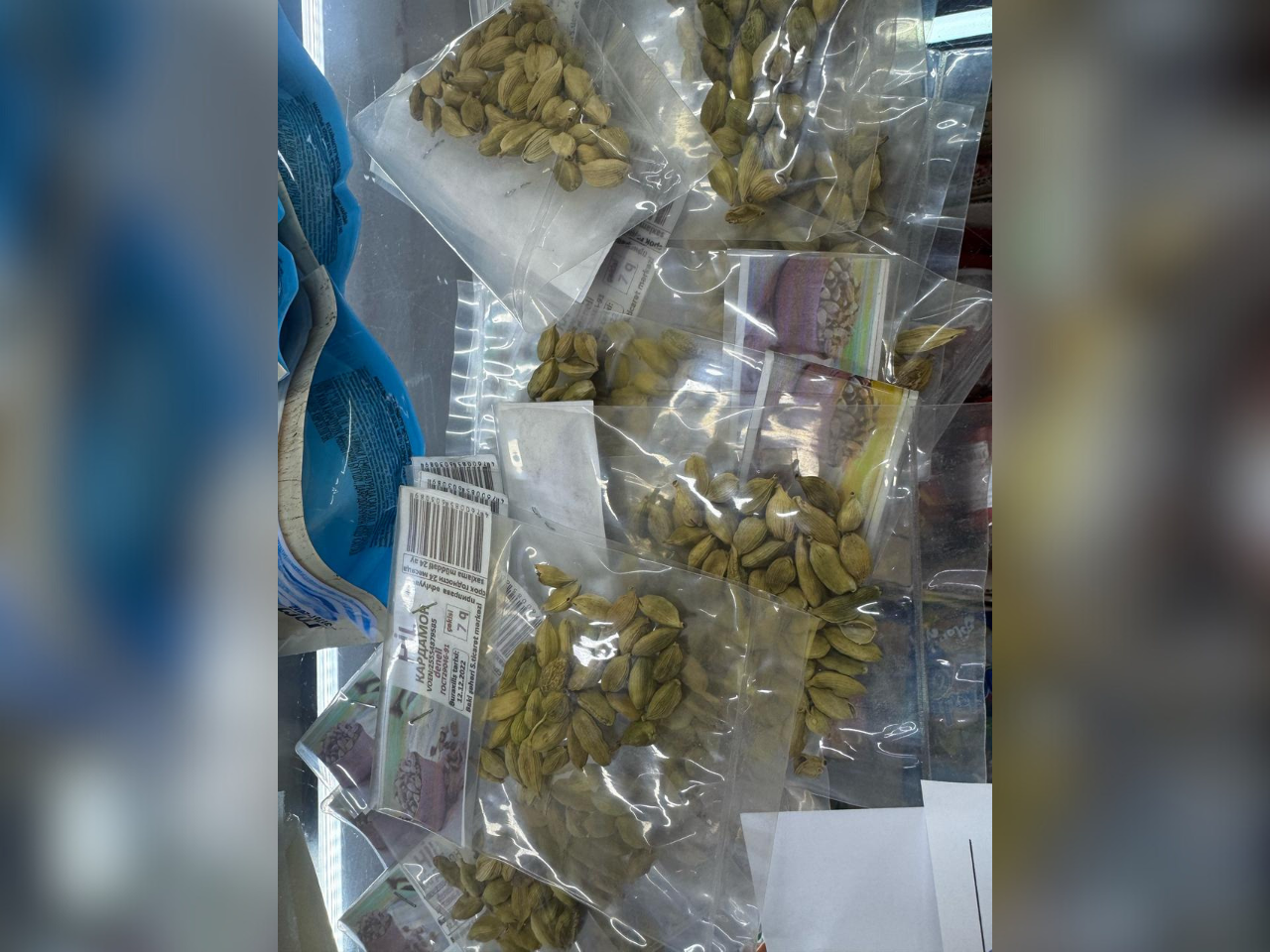Bu marketdə vaxtı keçmiş məhsullar satılırmış - FOTOLAR