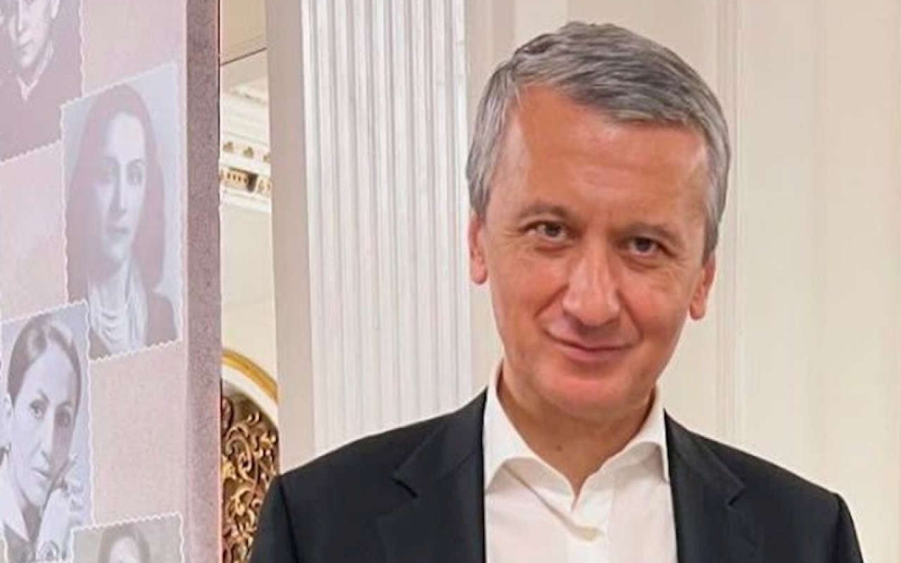 Azər Qasımovun xanımıişdən çıxdı Azər Qasımovun xanımıişdən çıxdı