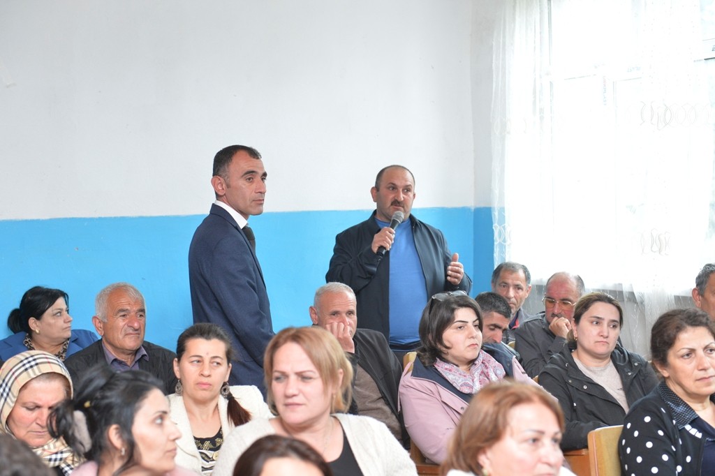 Taleh Qaraşov sakinlərin problemlərini dinlədi - FOTOLAR