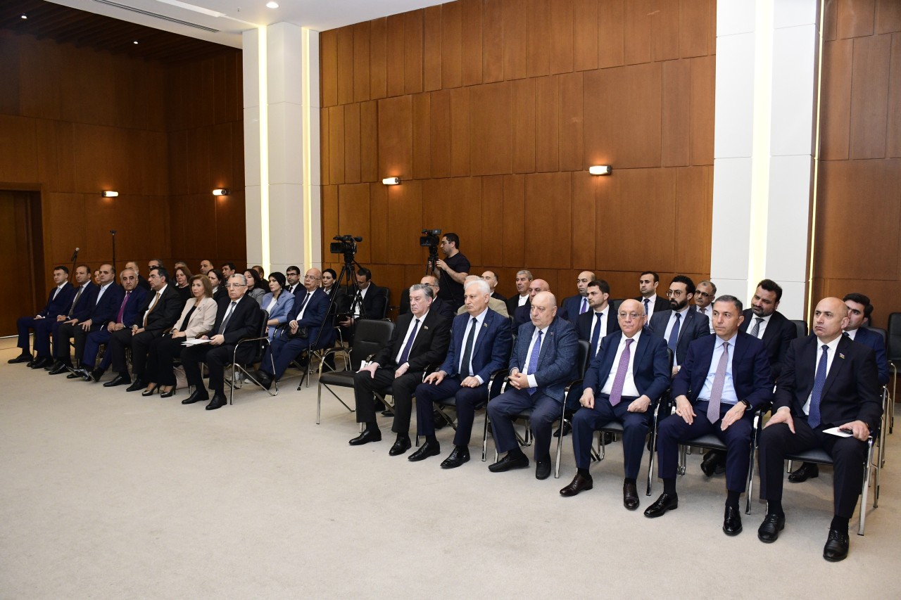Tahir Budaqov YAP İdarə Heyətinin iclasını keçirdi - FOTOLAR