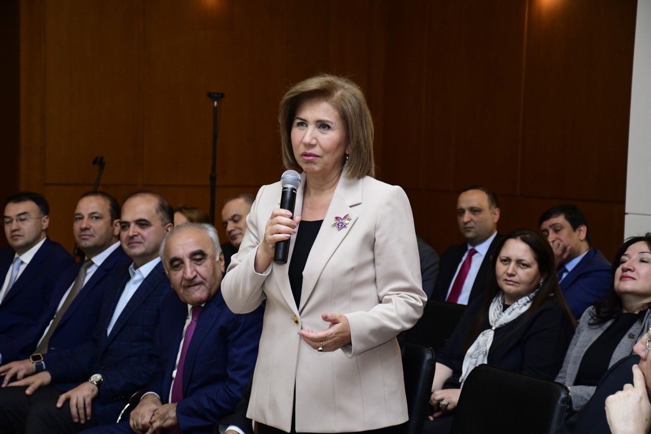 Tahir Budaqov YAP İdarə Heyətinin iclasını keçirdi - FOTOLAR