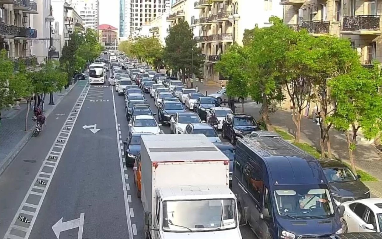Bu yollarda sıxlıq var- SİYAHI Bu yollarda sıxlıq var- SİYAHI