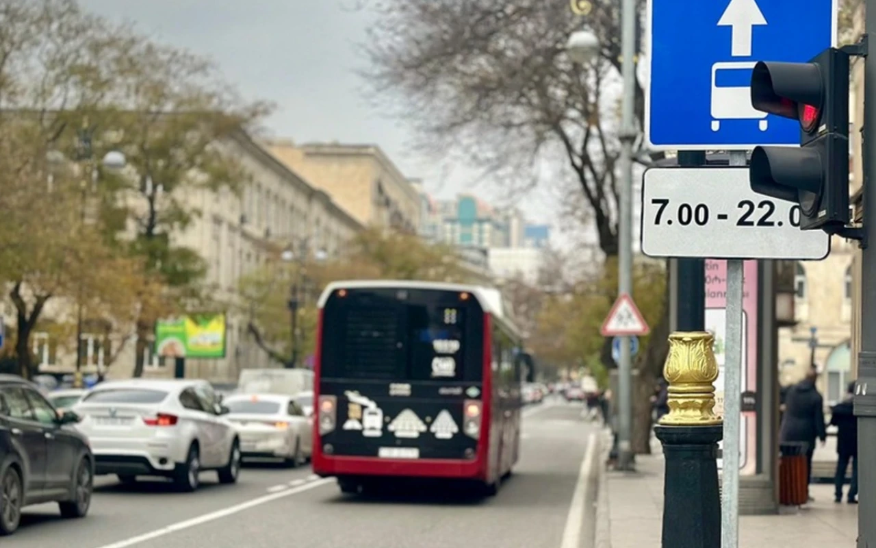 Bakıda avtobus zolaqları 160 kilometrədək uzadılacaq- VİDEO Bakıda avtobus zolaqları 160 kilometrədək uzadılacaq- VİDEO