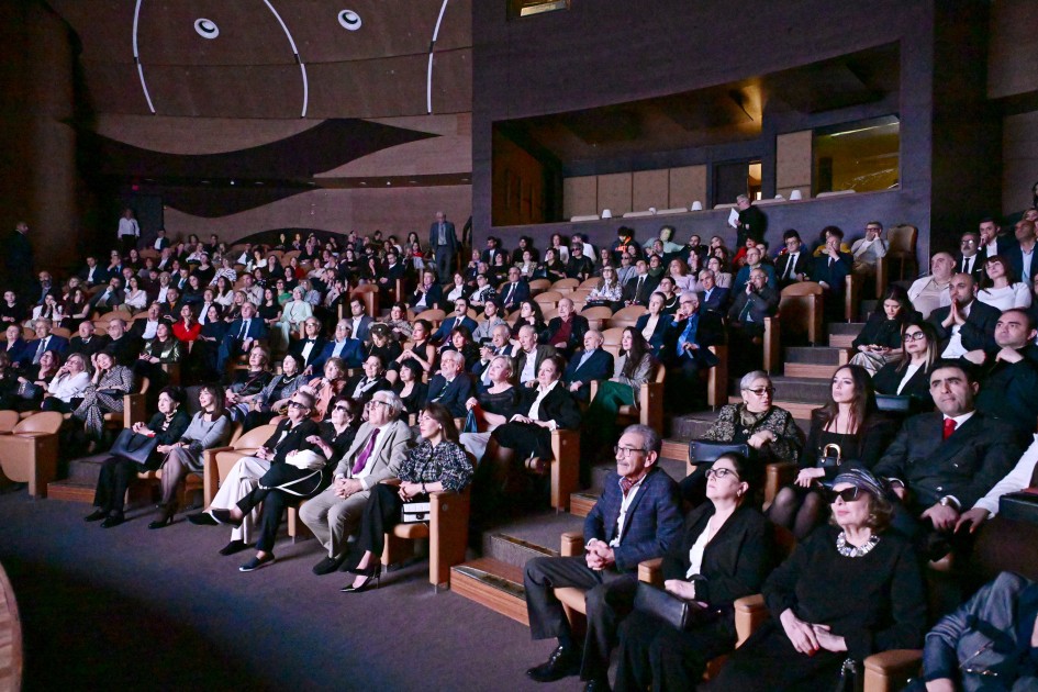 Leyla Əliyeva Maqsud İbrahimbəyovun yaradıcılıq gecəsində - FOTOLAR