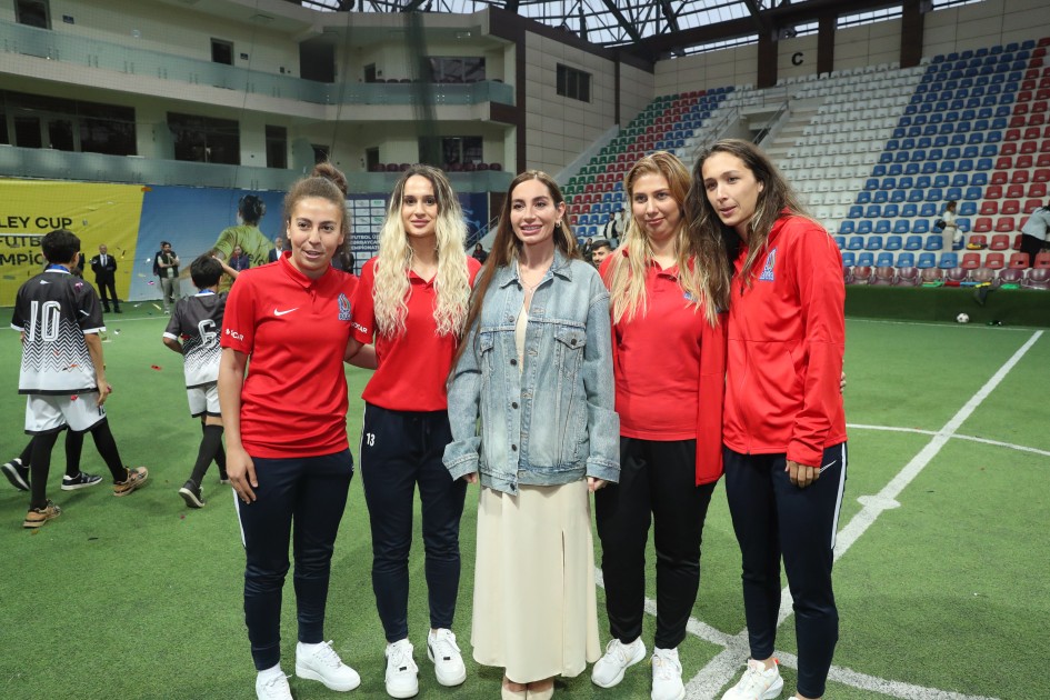 Leyla və Arzu Əliyeva uşaq evlərinin komandaları arasındakı turniri izlədilər - FOTOLAR
