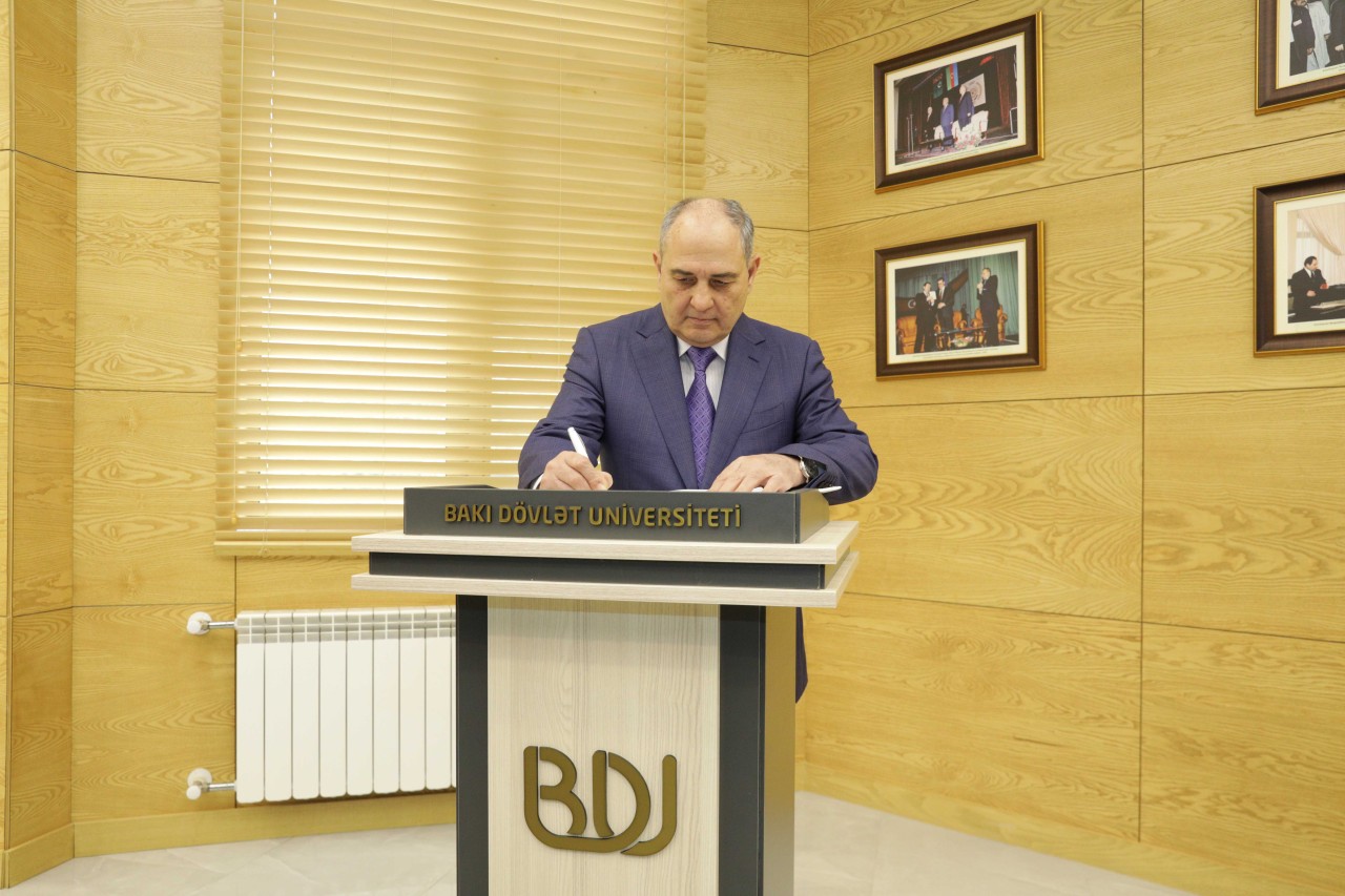 Tahir Budaqov Heydər Əliyevə həsr olunmuş konfransda çıxış etdi - FOTOLAR