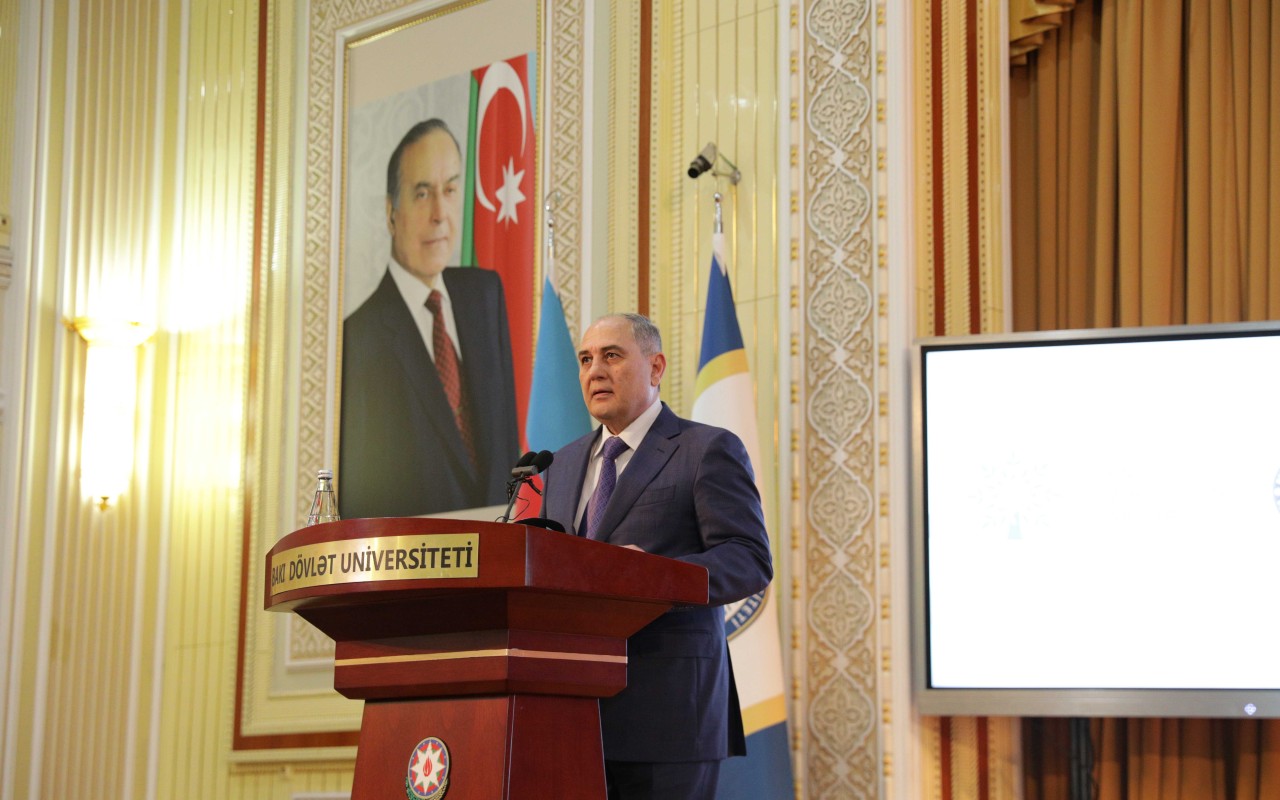 Tahir Budaqov Heydər Əliyevə həsr olunmuş konfransdaçıxış etdi - FOTOLAR Tahir Budaqov Heydər Əliyevə həsr olunmuş konfransdaçıxış etdi - FOTOLAR