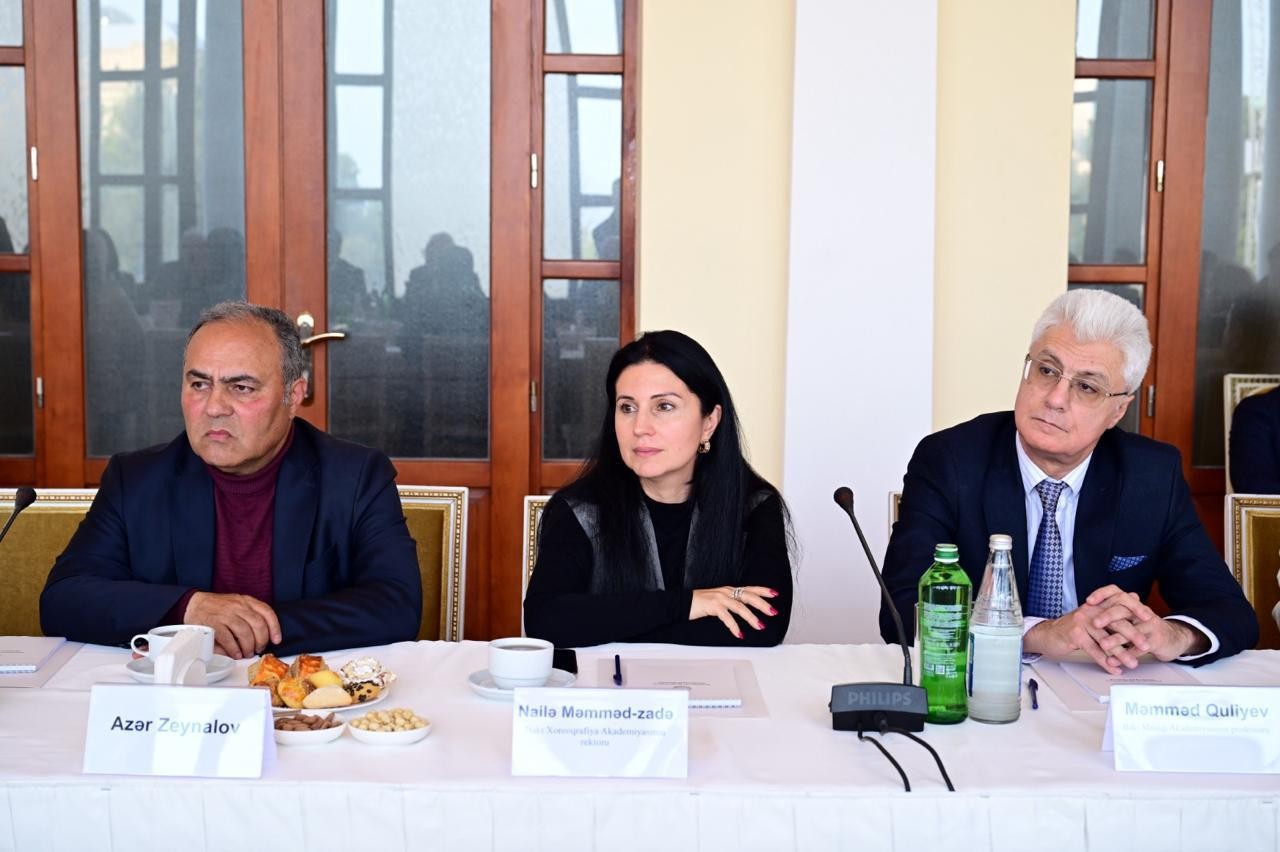 “Musiqi və incəsənət məktəblərində müəllim keyfiyyəti” mövzusunda dəyirmi masa keçirildi - FOTOLAR