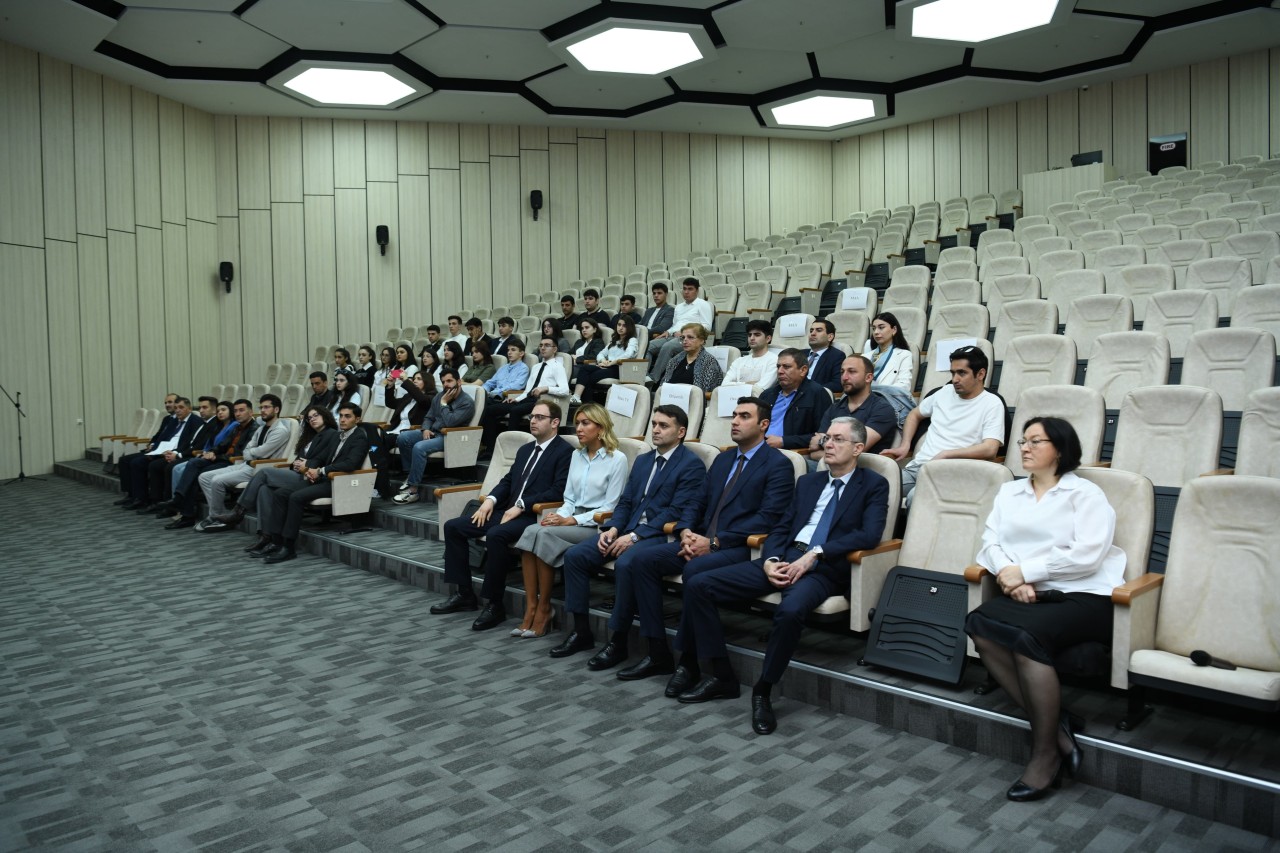Baş Prokurorluqda media subyektləri və gənclərin iştirakı ilə tədbir keçirildi - FOTOLAR