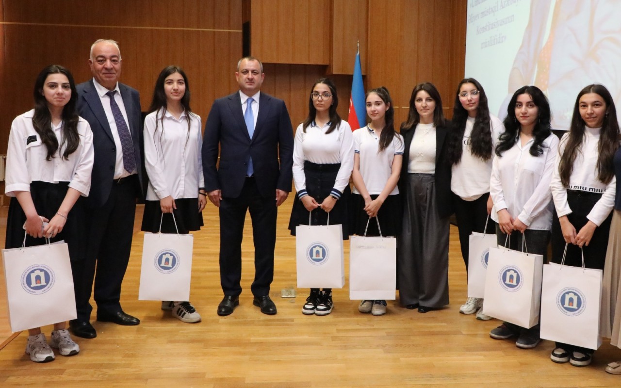 Suraxanıda Ulu Öndərə həsr olunmuş tədbir keçirilib -FOTOLAR Suraxanıda Ulu Öndərə həsr olunmuş tədbir keçirilib -FOTOLAR