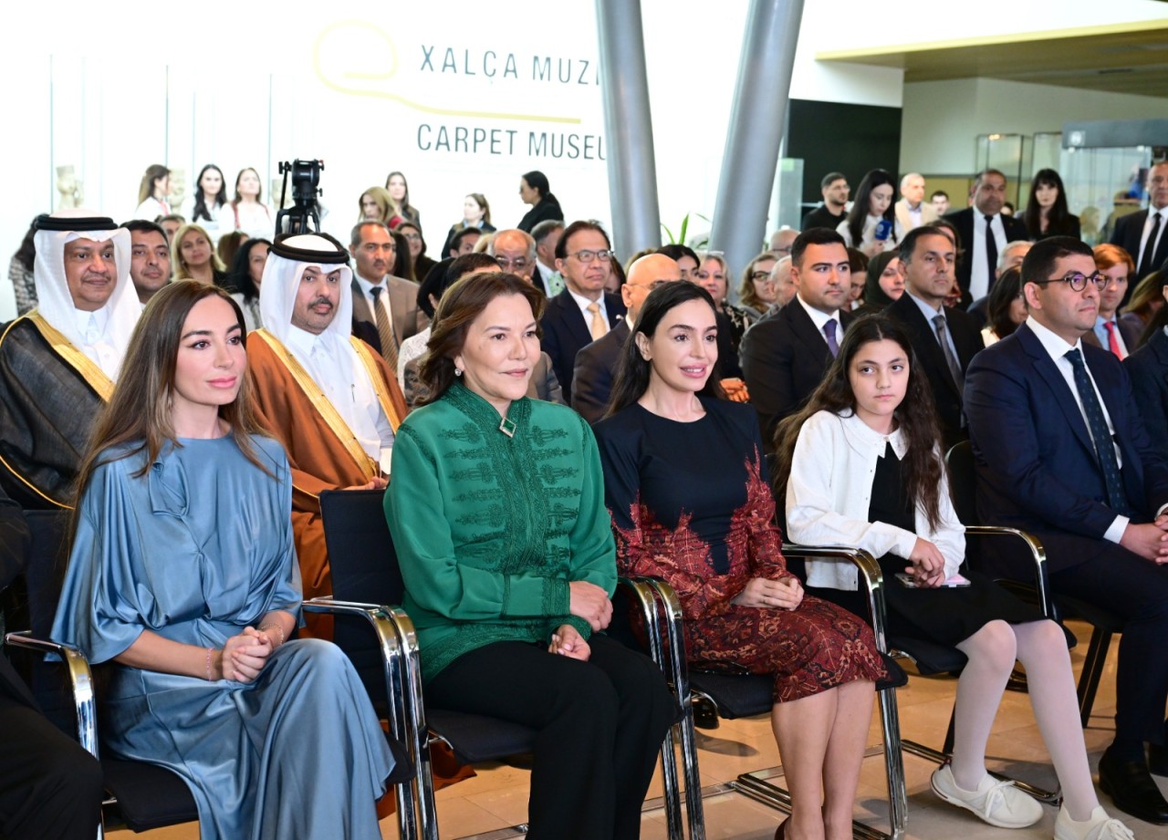 Leyla və Arzu Əliyevalar “Rabat xalça sənəti” sərgisində - FOTOLAR