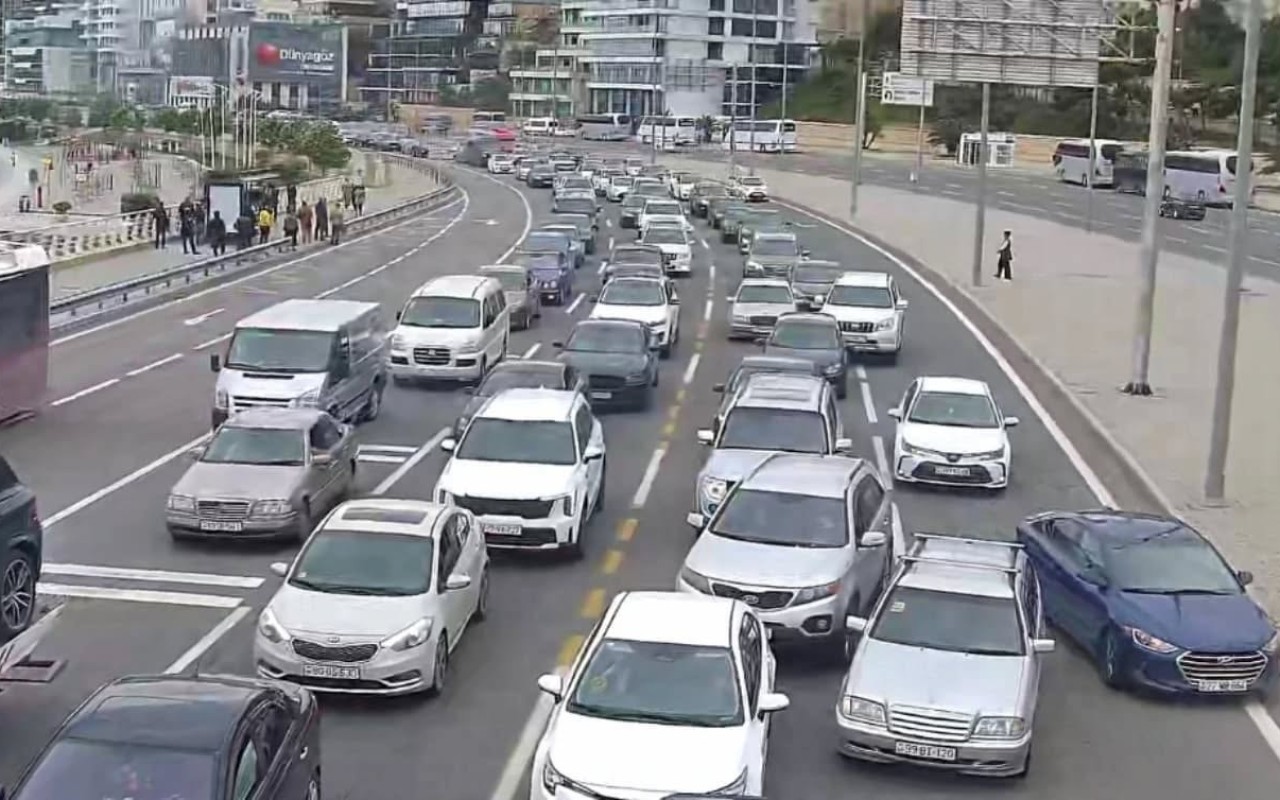 Bu yollarda sıxlıq var- SİYAHI Bu yollarda sıxlıq var- SİYAHI