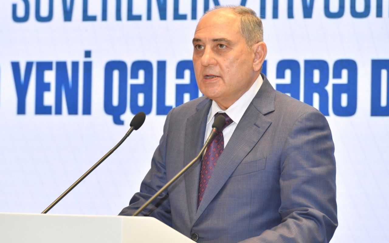 "Heydər Əliyev dünya siyasətinə öz bənzərsiz imzasını atıb"- Tahir Budaqov "Heydər Əliyev dünya siyasətinə öz bənzərsiz imzasını atıb"- Tahir Budaqov