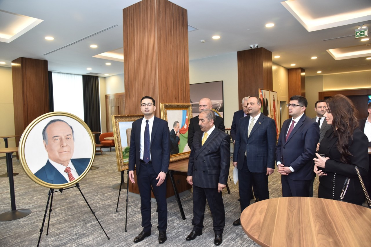 YAP Nəsimi rayon təşkilatı Heydər Əliyevə həsr olunmuş tədbir keçirdi - FOTOLAR