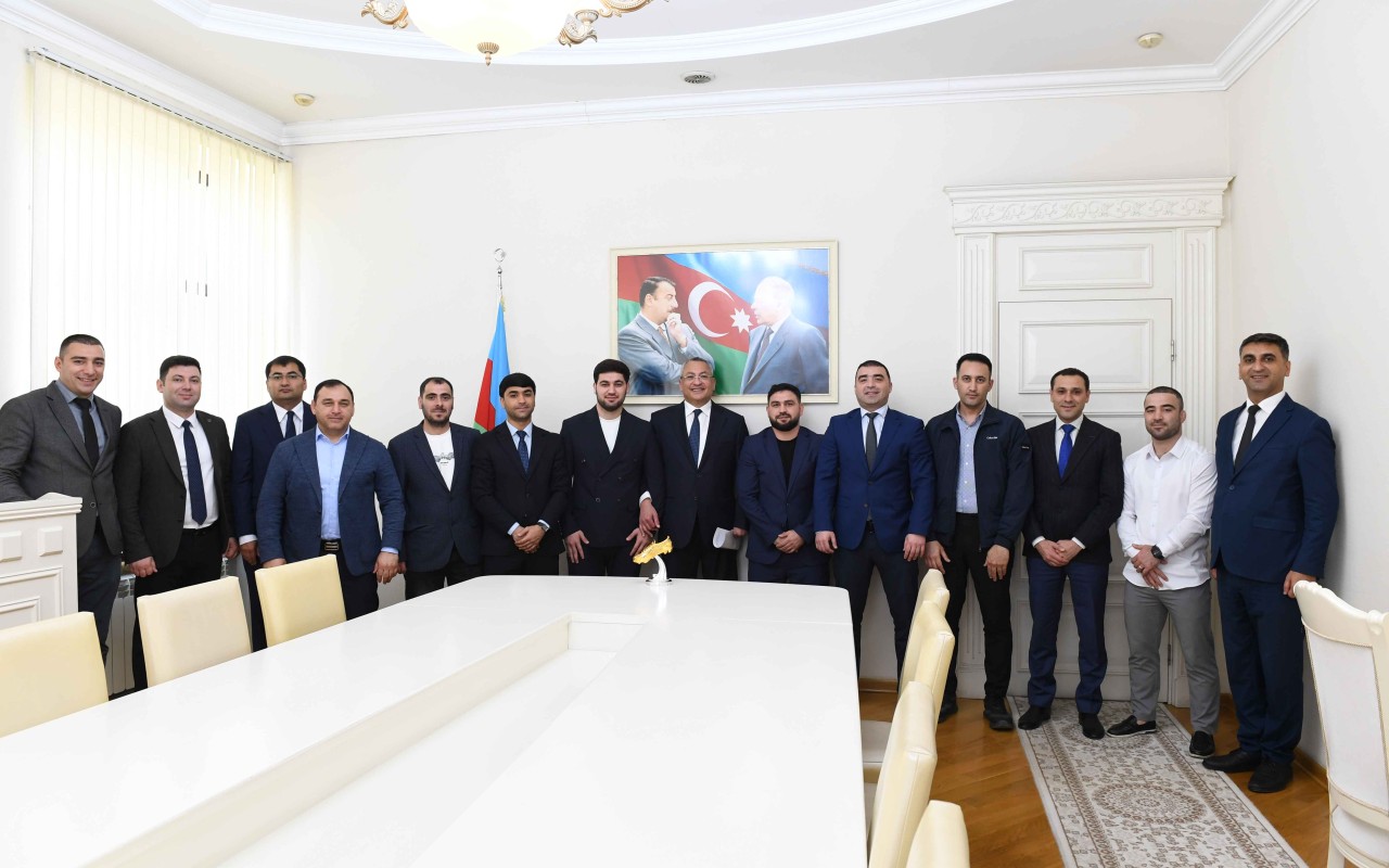 Dövlət Komitəsinin komandası gümüş medalla təltif edildi -FOTOLAR Dövlət Komitəsinin komandası gümüş medalla təltif edildi -FOTOLAR
