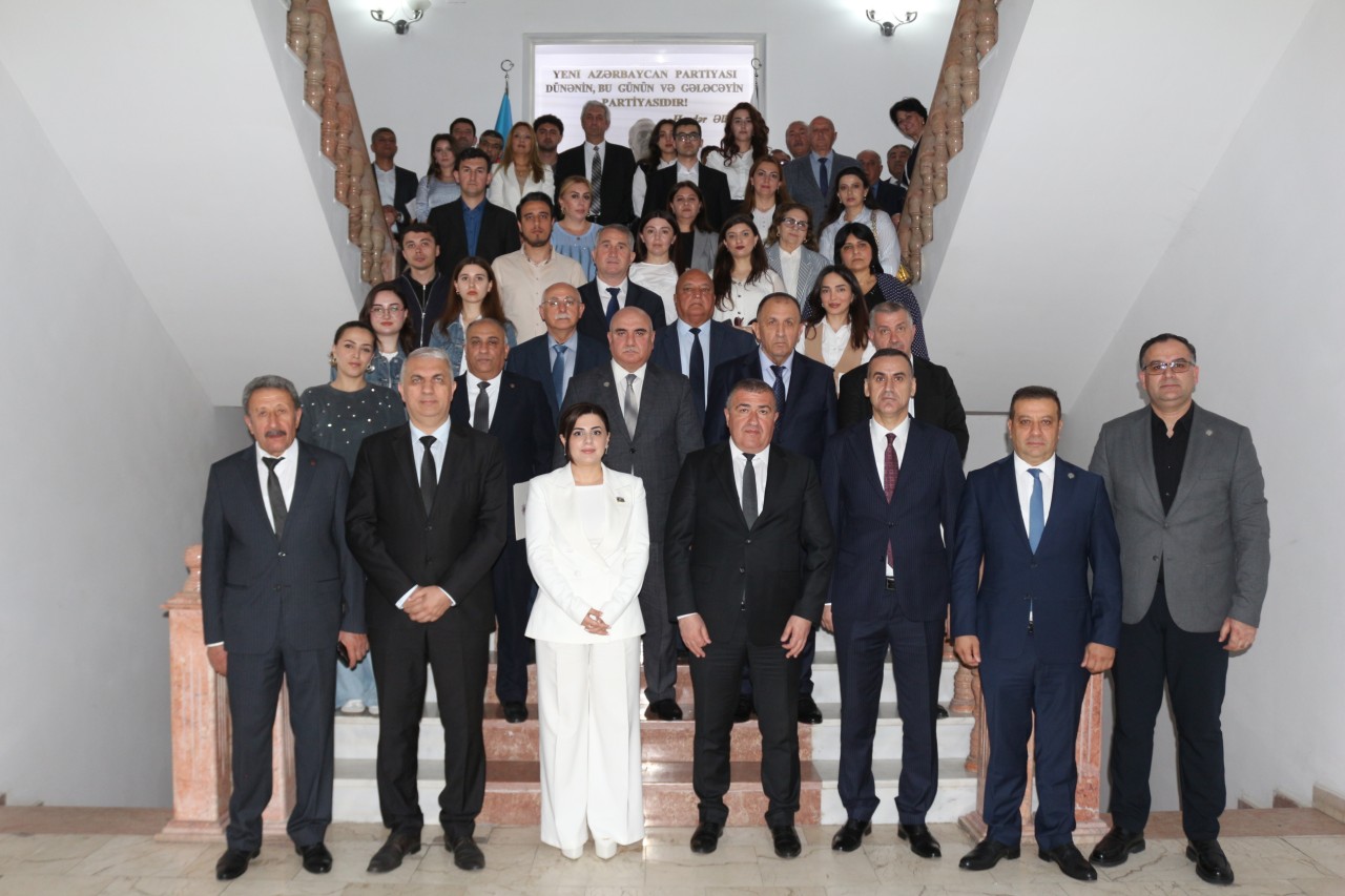 “Qərbi Azərbaycana qayıdış” adlı dəyirmi masa keçirildi - FOTOLAR