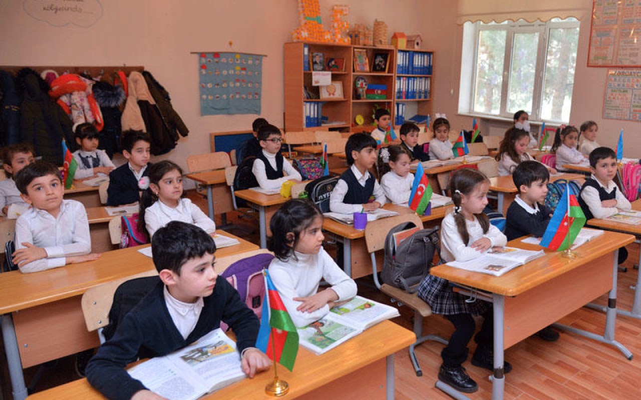 Şagird yerdəyişməsi müvəqqəti dayandırılacaq Şagird yerdəyişməsi müvəqqəti dayandırılacaq
