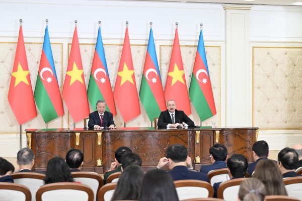 İlham Əliyev və To Lam mətbuata bəyanatlarla çıxış ediblər- YENİLƏNİB (FOTOLAR) İlham Əliyev və To Lam mətbuata bəyanatlarla çıxış ediblər- YENİLƏNİB (FOTOLAR)