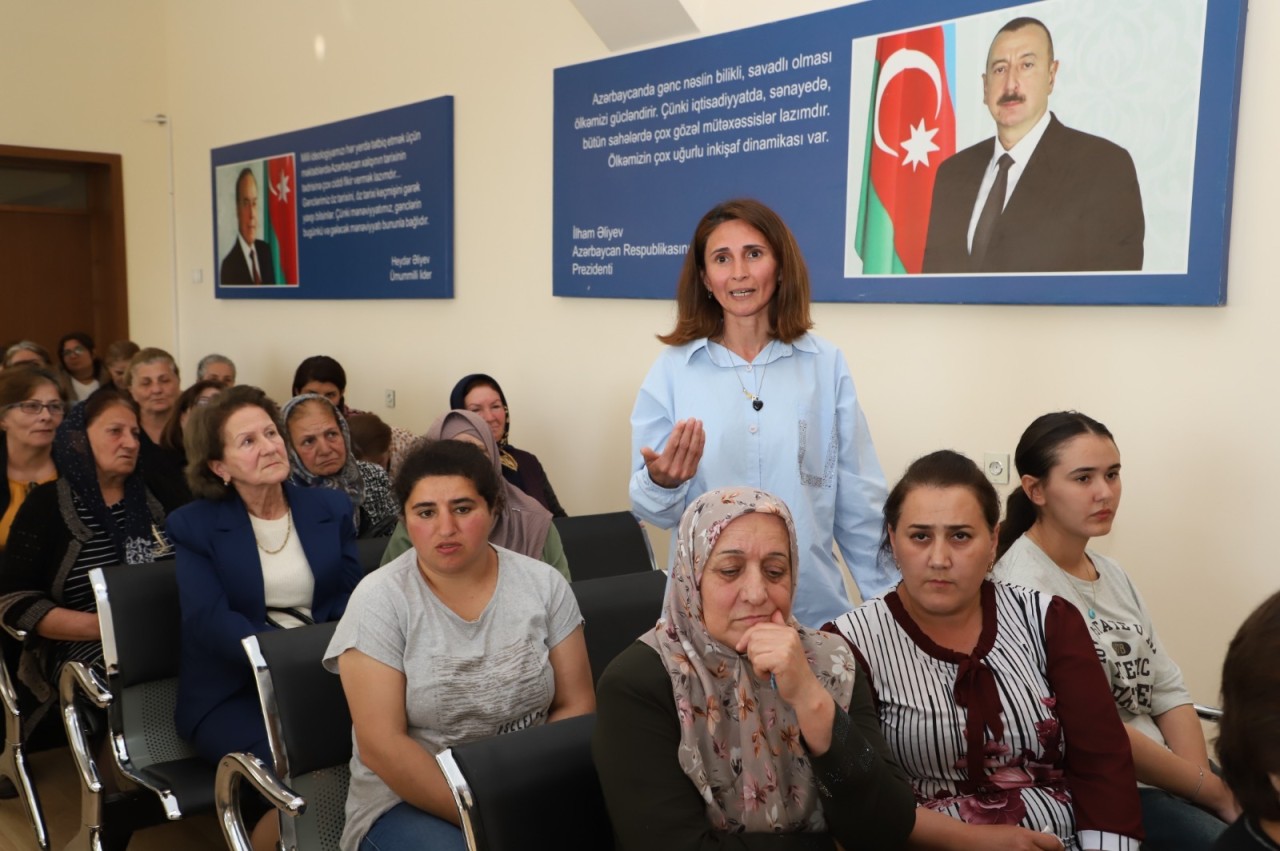 Neftçalanın icra başçısı səyyar görüş keçirib - FOTOLAR