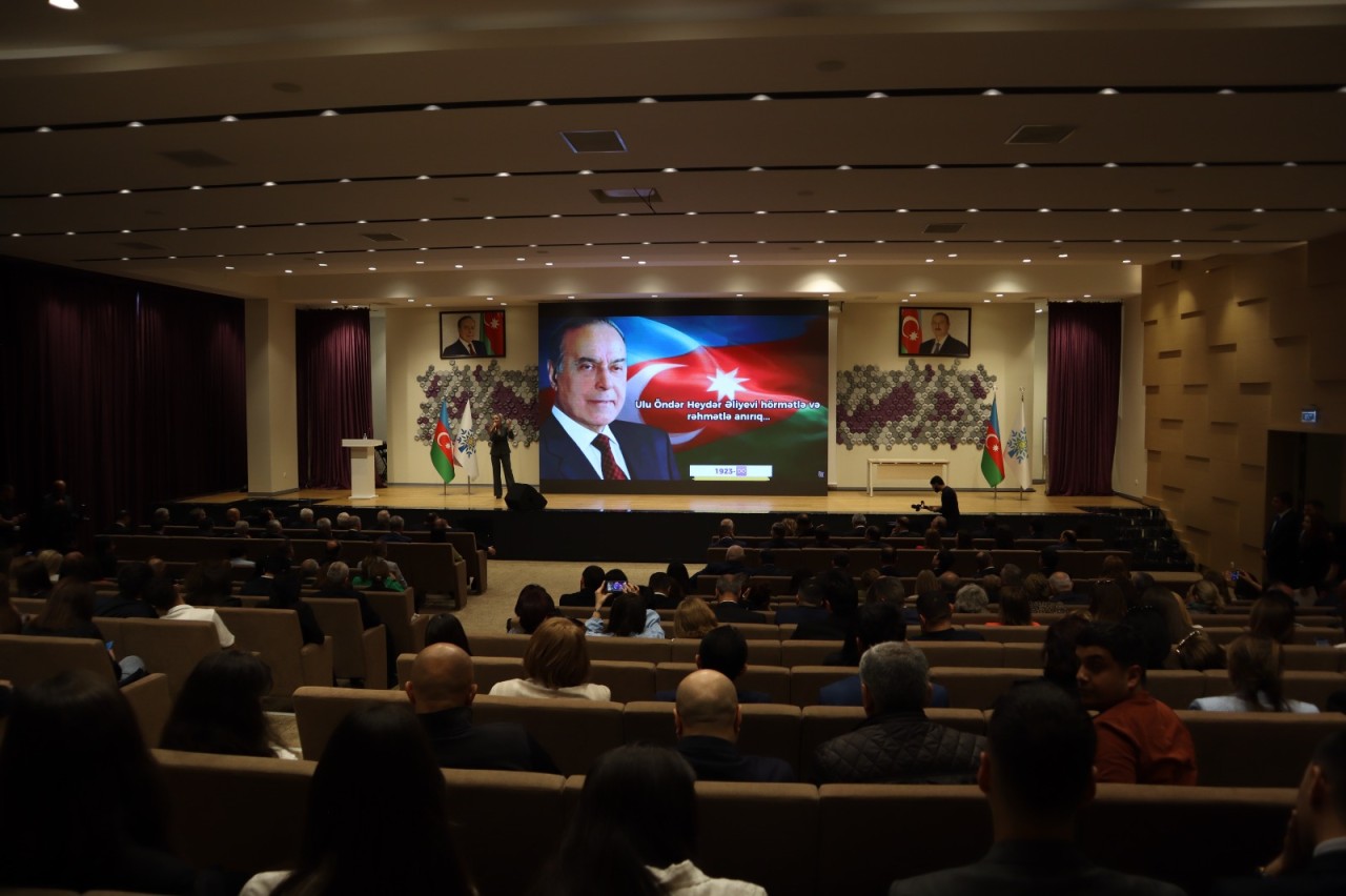 YAP Nərimanov rayon təşkilatı Heydər Əliyevlə bağlı tədbir keçirdi - FOTOLAR