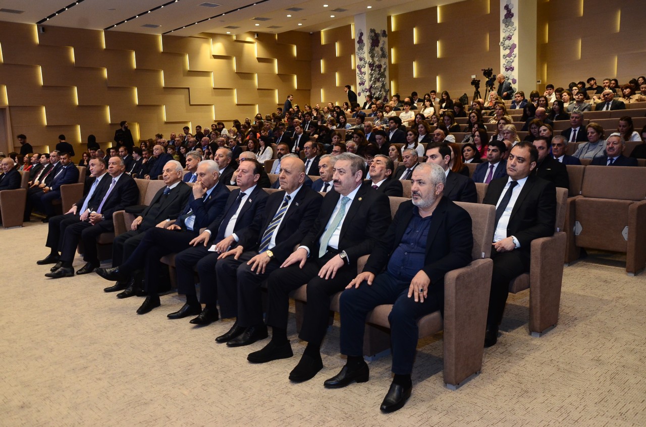 YAP Nərimanov rayon təşkilatı Heydər Əliyevlə bağlı tədbir keçirdi - FOTOLAR