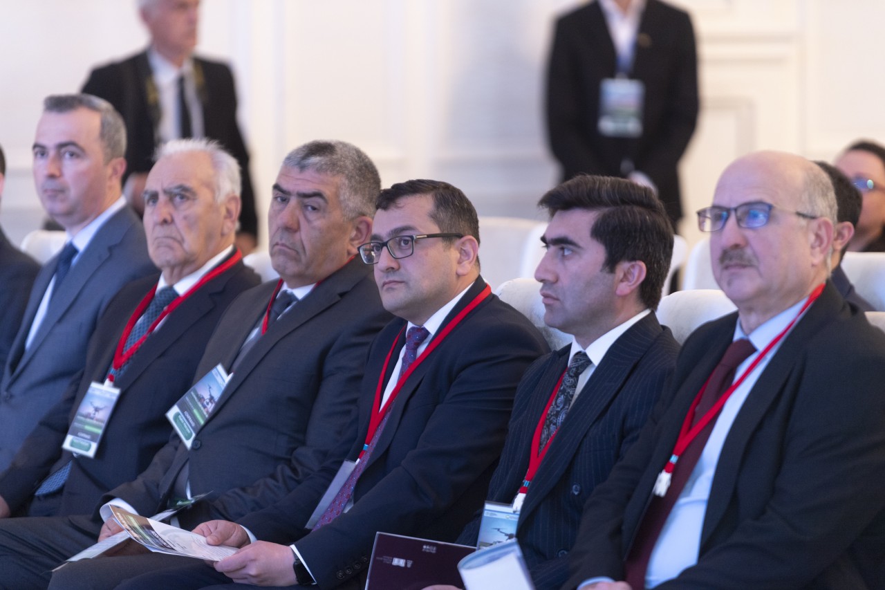 Nazir Məcnun Məmmədov elmi-praktiki konfransda iştirak edib - FOTOLAR