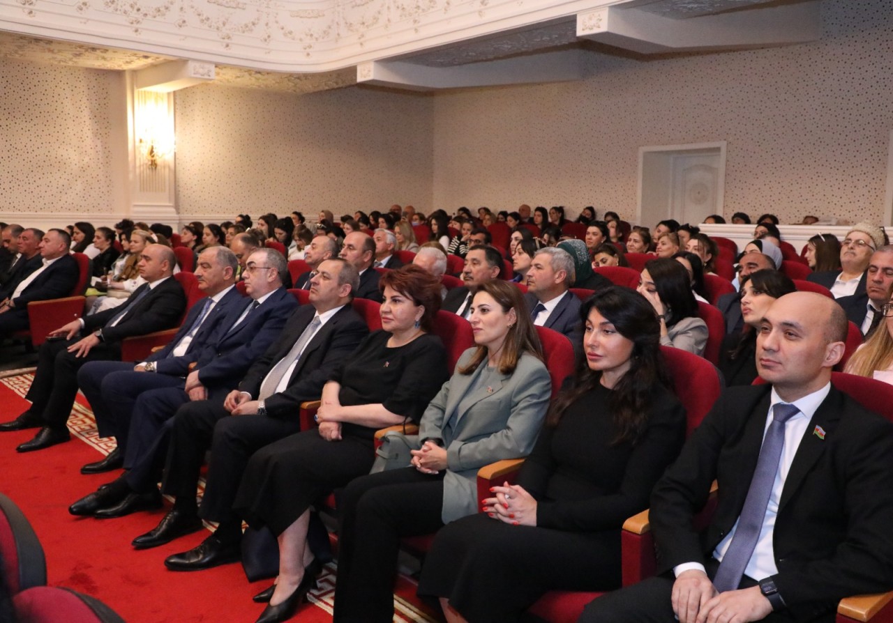 Suraxanıda Heydər Əliyevin anadan olmasının 102-ci ildönümü qeyd edildi - FOTOLAR