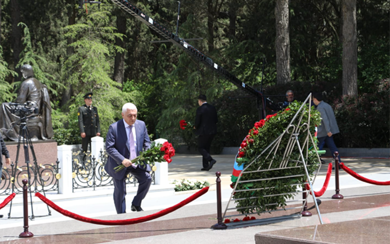 “AzərEnerji” Heydər Əliyevlə bağlı tədbirlər keçirib -FOTOLAR “AzərEnerji” Heydər Əliyevlə bağlı tədbirlər keçirib -FOTOLAR