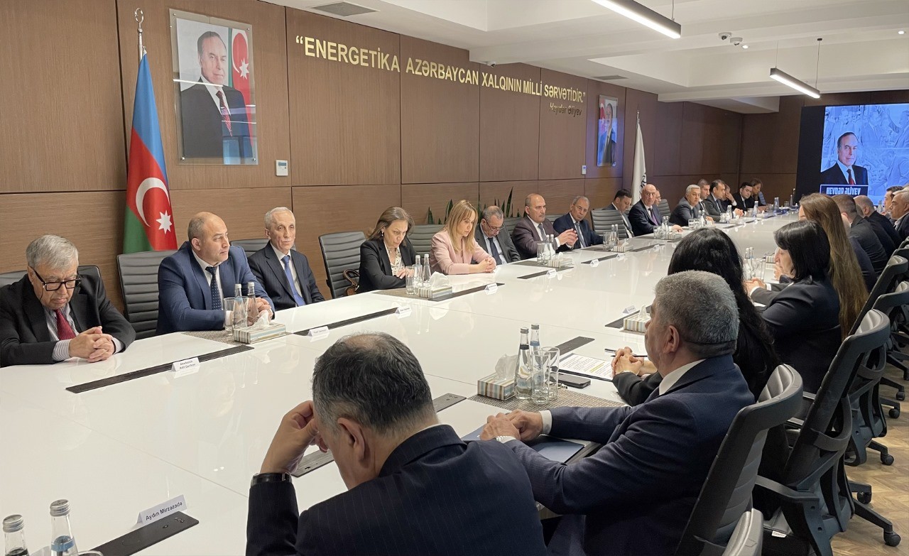 “AzərEnerji” Heydər Əliyevlə bağlı tədbirlər keçirib - FOTOLAR