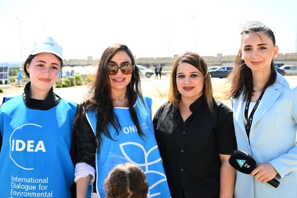 Leyla və Arzu Əliyevaların iştirakı ilə ağacəkmə aksiyası keçirilib - FOTOLAR