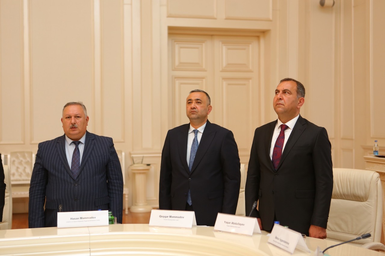 Gəncədə Ulu Öndərə həsr olunmuş dəyirmi masa keçirilib - FOTOLAR