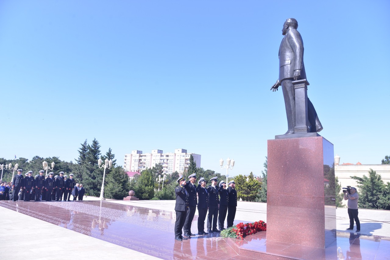Qaradağda Heydər Əliyevin xatirəsi yad edilib - FOTOLAR